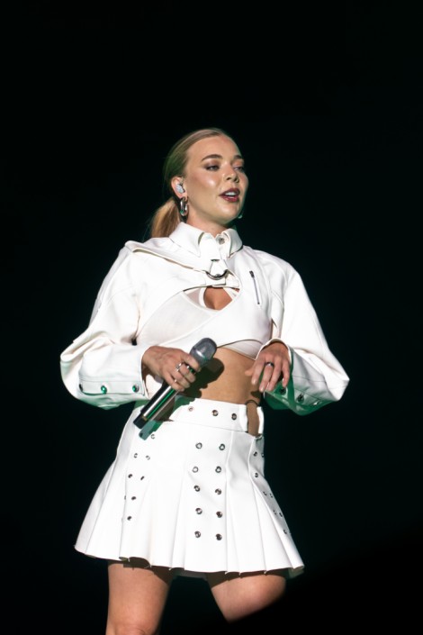 becky-hill-cluj-august-2025-06ff82d9fb