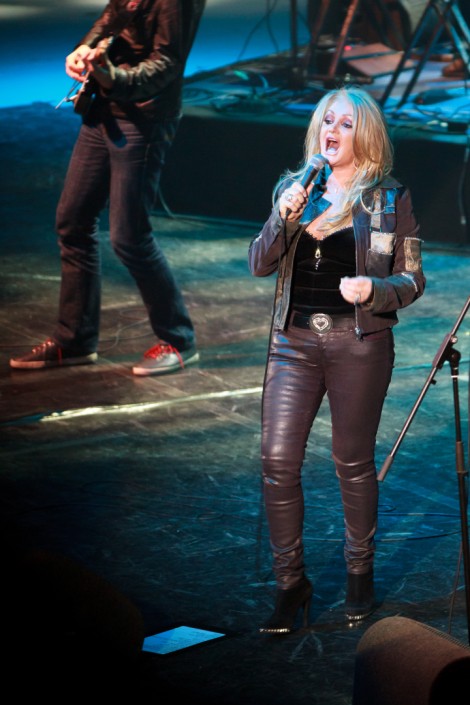 bonnie-tyler-bucharest-december-2012-d2fd296f30
