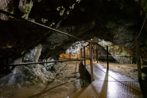 dambovicioara-cave-Dambovicioara-april-2022-646c627318