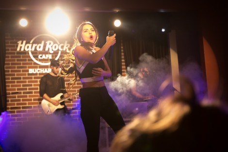 Inna in Bucharest on january 2016