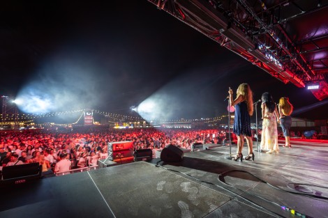 Las Ketchup in Mamaia on august 2025