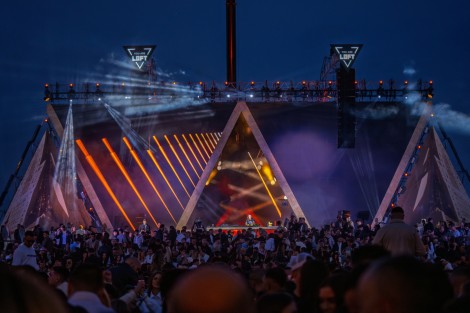 mood-mamaia-may-2025-3a34a24a1b