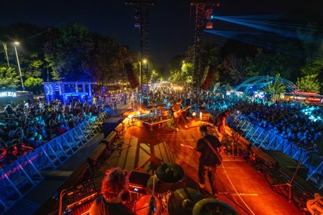 Om La Luna in Bucharest on september 2025