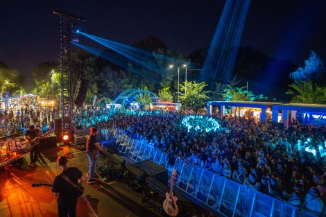 Om La Luna in Bucharest on september 2025