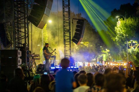 Om La Luna in Bucharest on september 2025