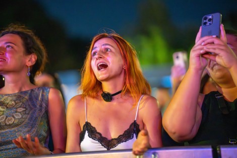 Om La Luna in Bucharest on september 2025
