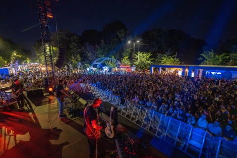 Om La Luna in Bucharest on september 2025