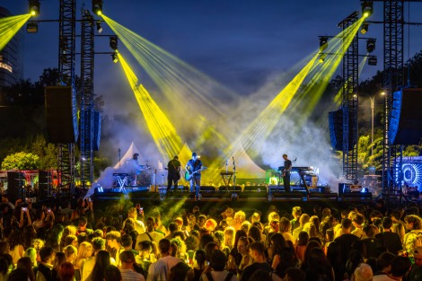 Om La Luna in Bucharest on september 2025