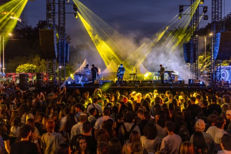 Om La Luna in Bucharest on september 2025