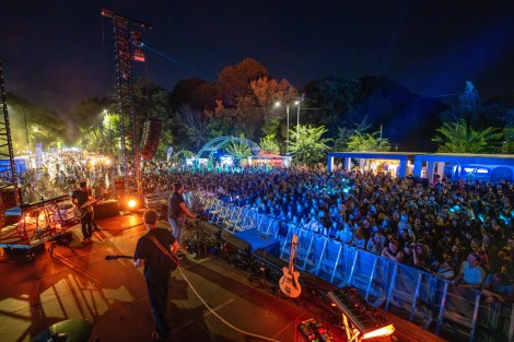 Om La Luna in Bucharest on september 2025