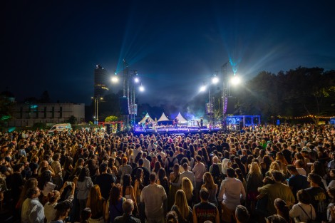 Om La Luna in Bucharest on september 2025