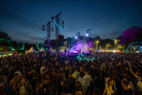 Om La Luna in Bucharest on september 2025