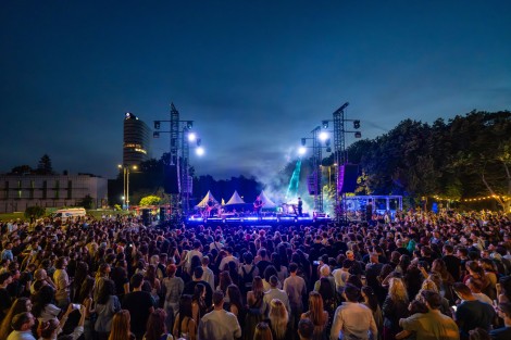 Om La Luna in Bucharest on september 2025