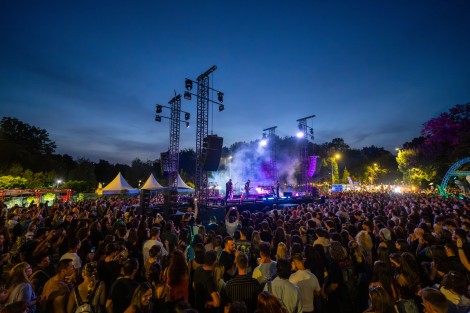 Om La Luna in Bucharest on september 2025