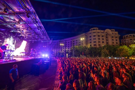 Om La Luna in Bucharest on september 2026