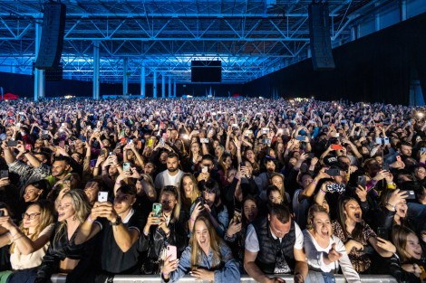 Public in Bucharest on april 2022