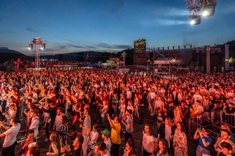 Public in Bucharest on may 2022