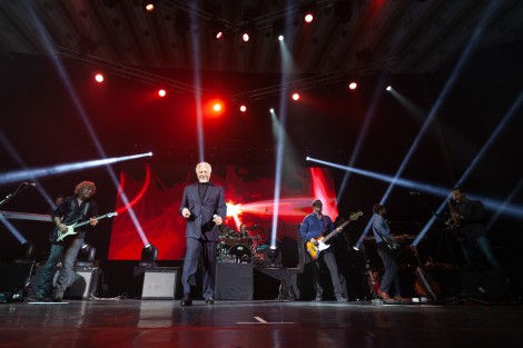 tom-jones-bucharest-november-2013-db9bb673db