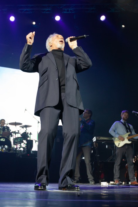 tom-jones-bucharest-november-2013-dcd2eb7470