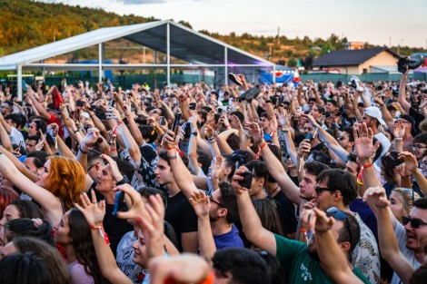 Public in Mioveni on august 2023
