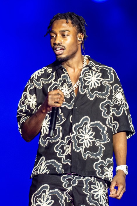 lil-tjay-costinesti-july-2025-569da606b7