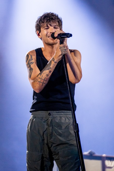 louis-tomlinson-cluj-napoca-february-2018-e284c1a8ae