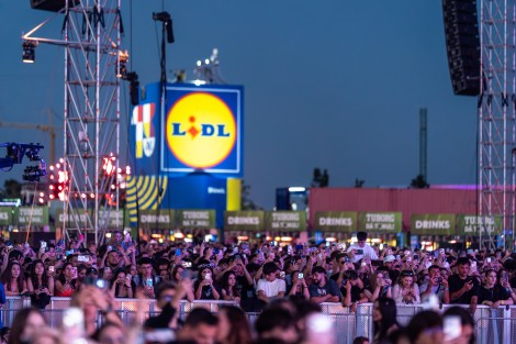 Inna in Costinesti on july 2026