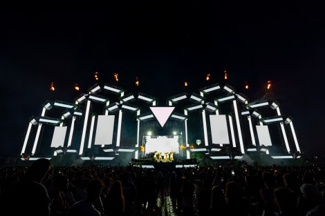 Inna in Costinesti on july 2026