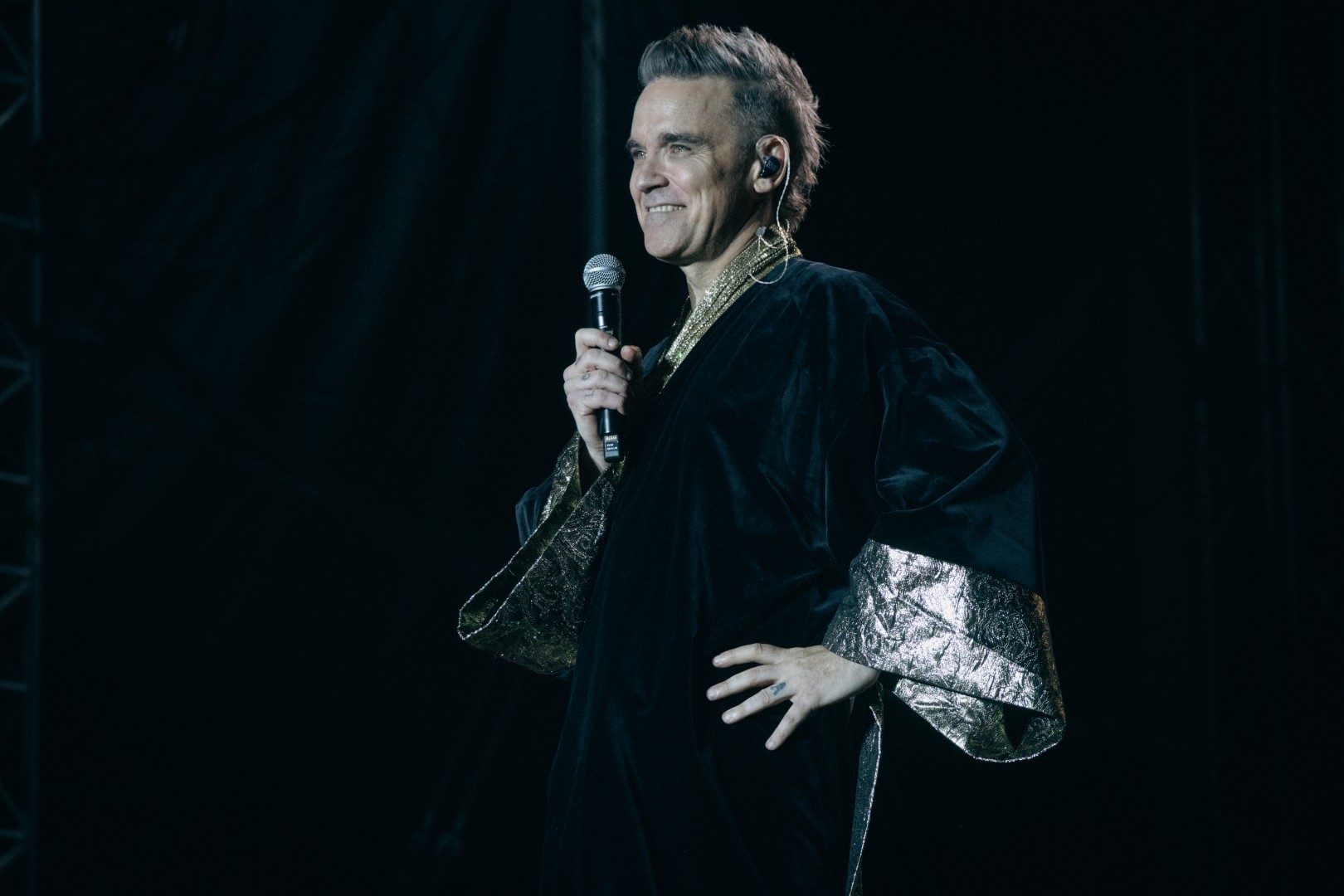 Robbie Williams in Bucharest on August 19, 2023 (3ddd5158e3)