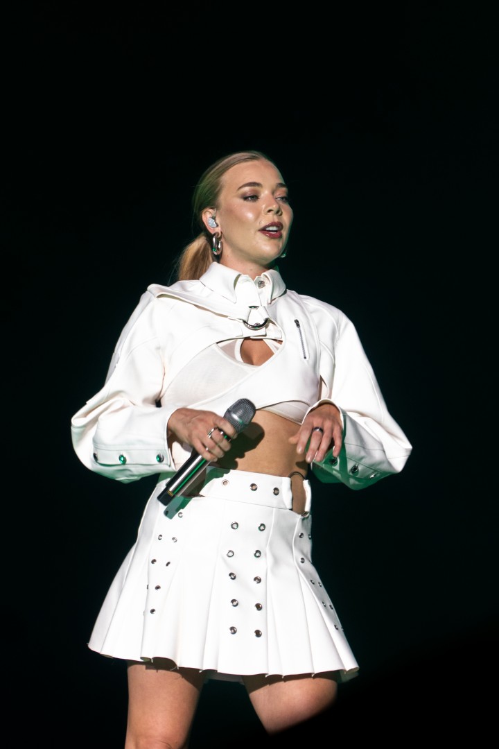 Becky Hill in Cluj on August 10, 2025 (06ff82d9fb)