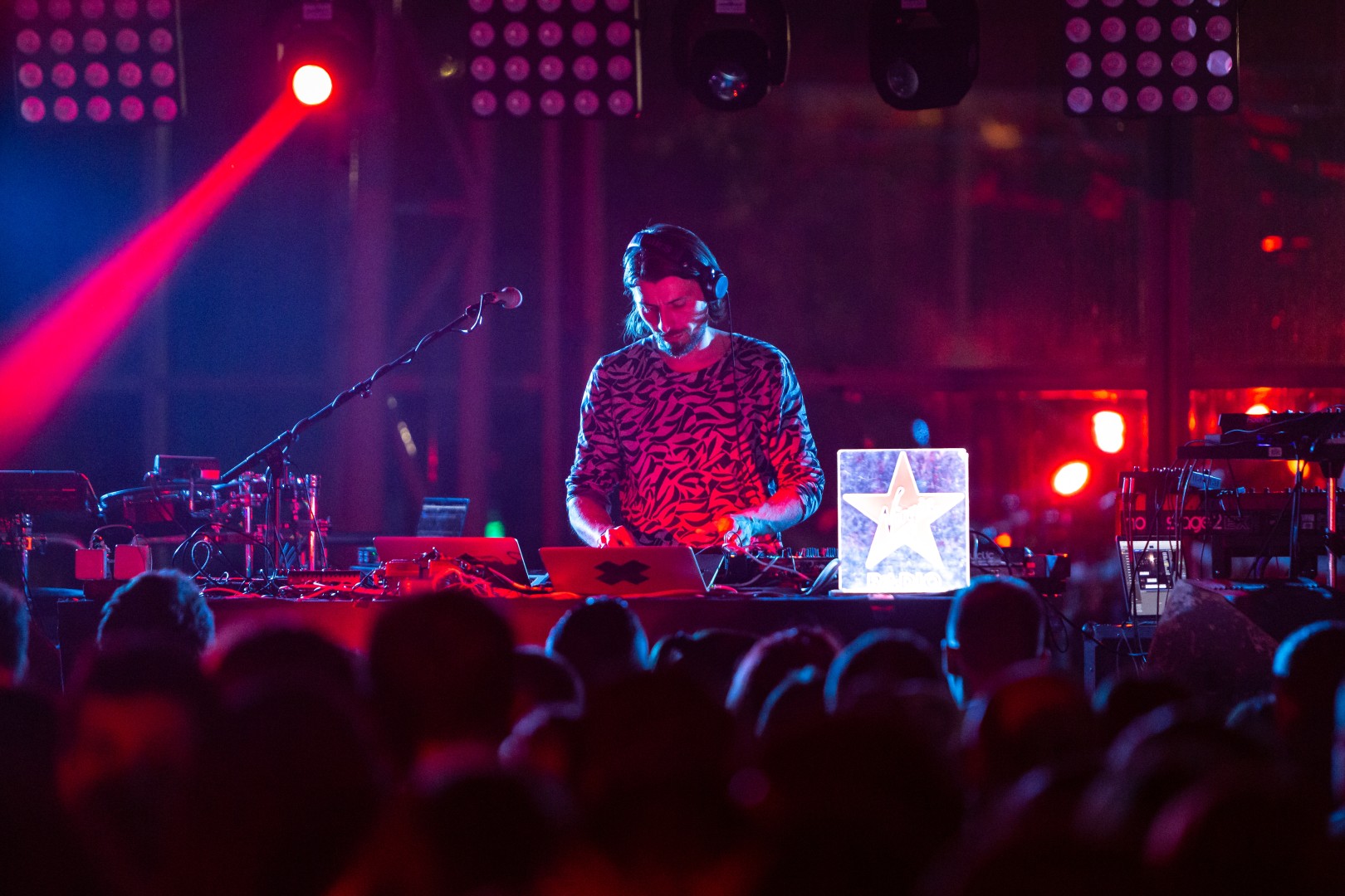 The Rabbit King at World Trade Plaza in Bucharest on December 7, 2018 (0050899cb5)