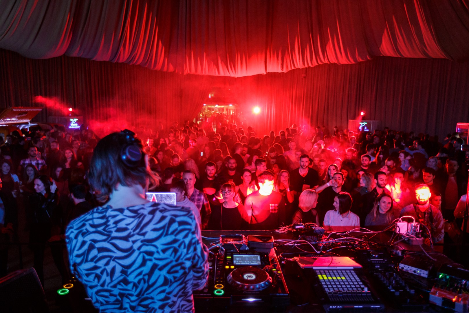 The Rabbit King at World Trade Plaza in Bucharest on December 7, 2018 (0f4aefcea8)