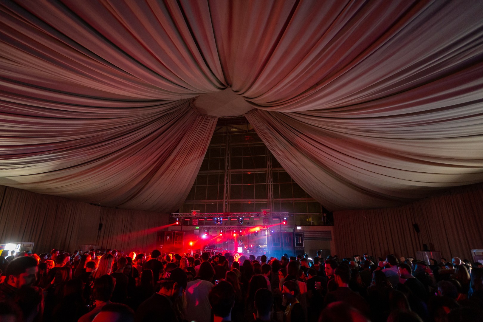 The Rabbit King at World Trade Plaza in Bucharest on December 7, 2018 (4951e393e8)
