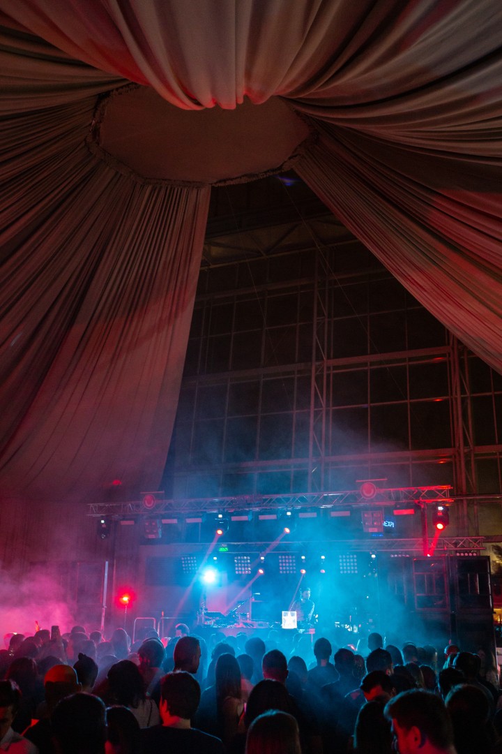 The Rabbit King at World Trade Plaza in Bucharest on December 7, 2018 (992202c4e2)