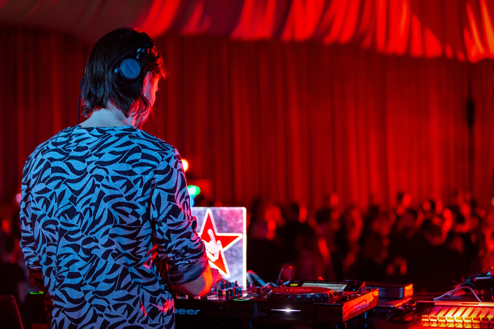 The Rabbit King at World Trade Plaza in Bucharest on December 7, 2018 (b5ad28f3ce)