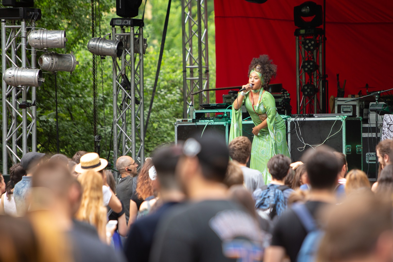 Yarah Bravo at Grădina Botanică in Bucharest on June 9, 2018 (20c8b1d18c)