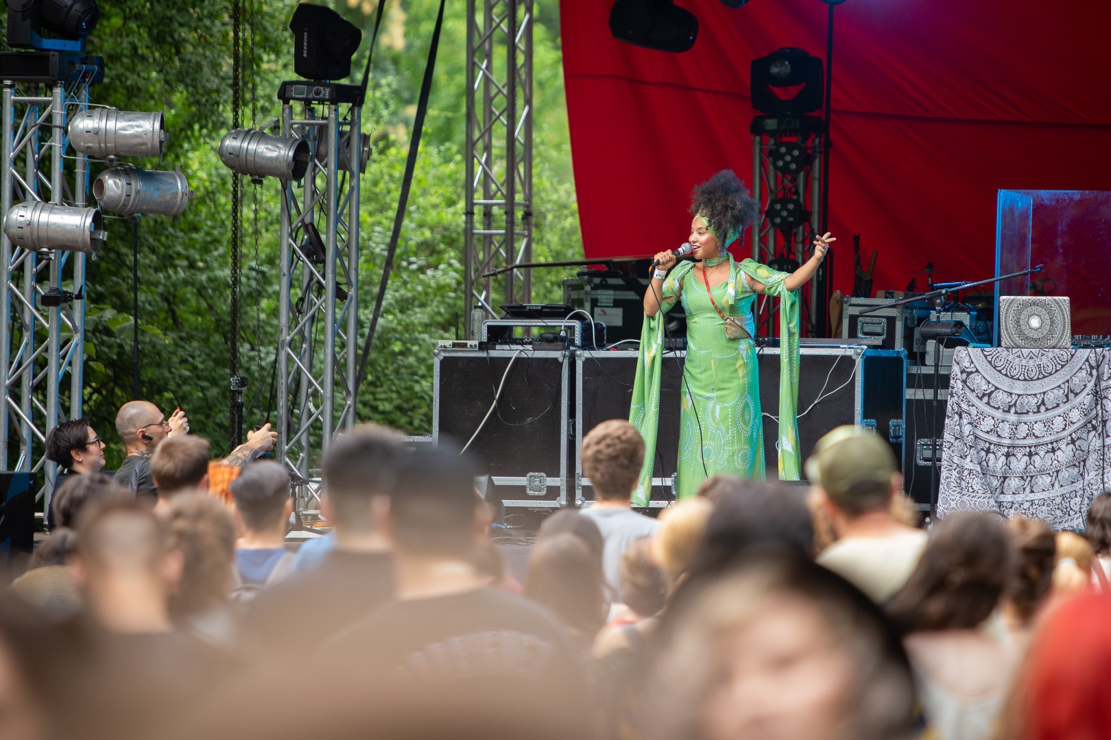 Yarah Bravo at Grădina Botanică in Bucharest on June 9, 2018 (5a0b992ef0)