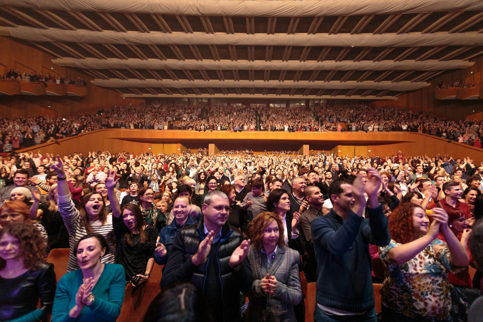 2Cellos at Sala Palatului in Bucharest on December 8, 2014 (56eeaa9bc1)