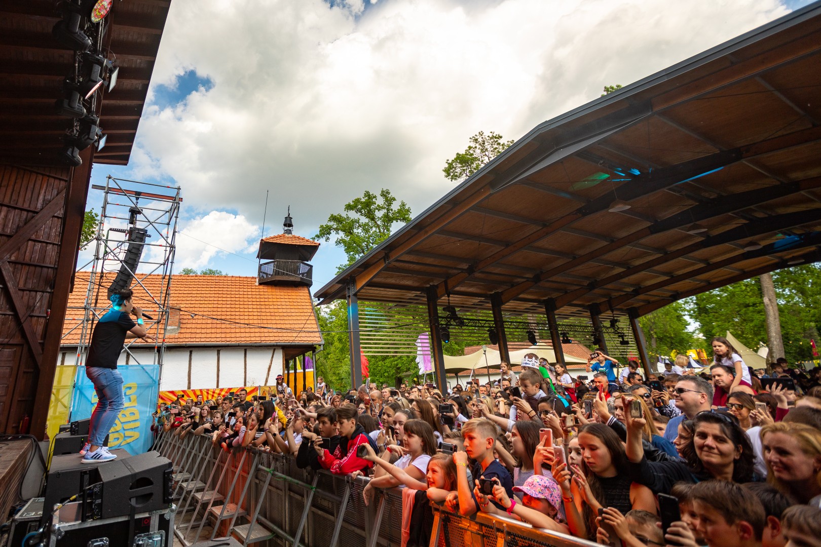 5Gang at Muzeul Satului BănăÈ›ean in Timisoara on May 10, 2019 (10e5c00d44)