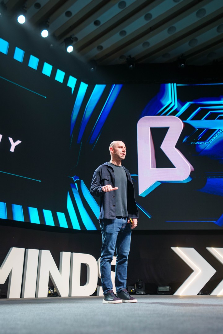 Adam Grant in Bucharest on September 24, 2024 (14395dc7ec)