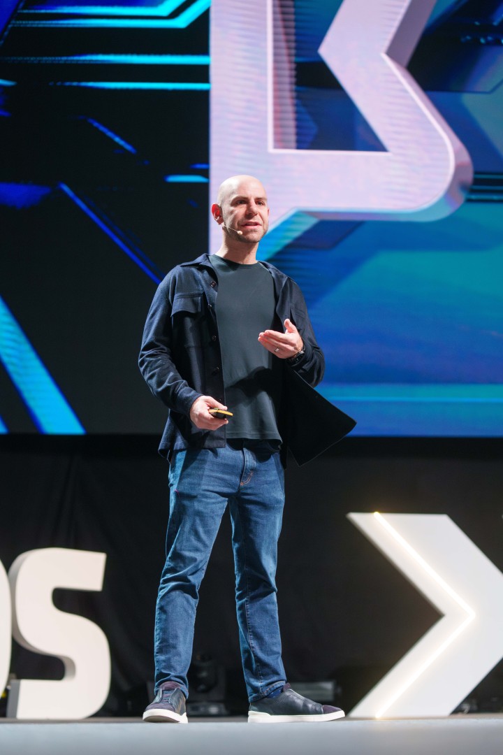 Adam Grant in Bucharest on September 24, 2024 (36f358bad4)