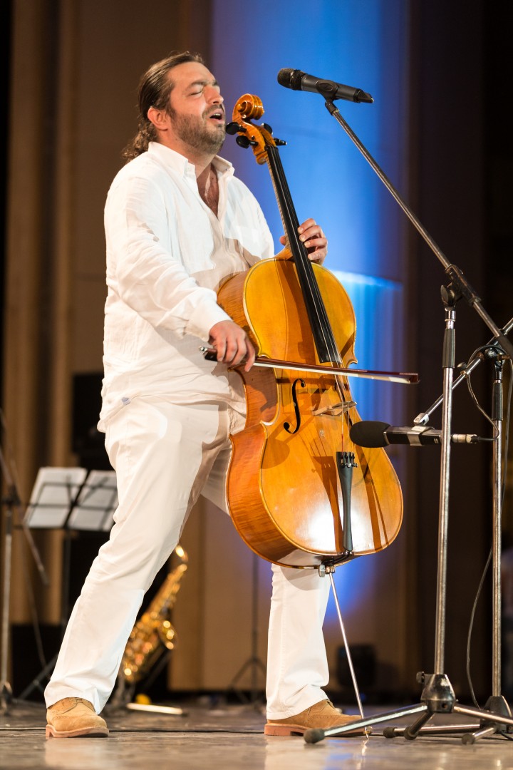 Adrian Naidin at Sala Palatului in Bucharest on May 22, 2014 (bec78ea3f3)