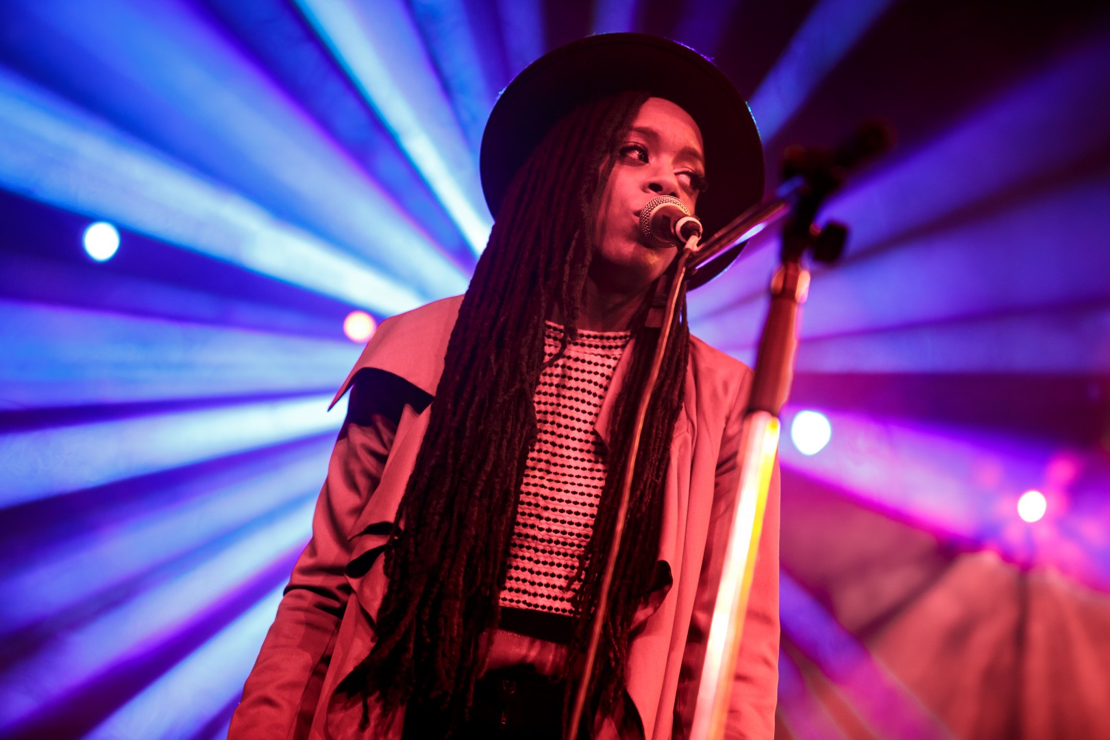 Akua Naru at Arenele Romane in Bucharest on March 19, 2016 (1dcddbed20)
