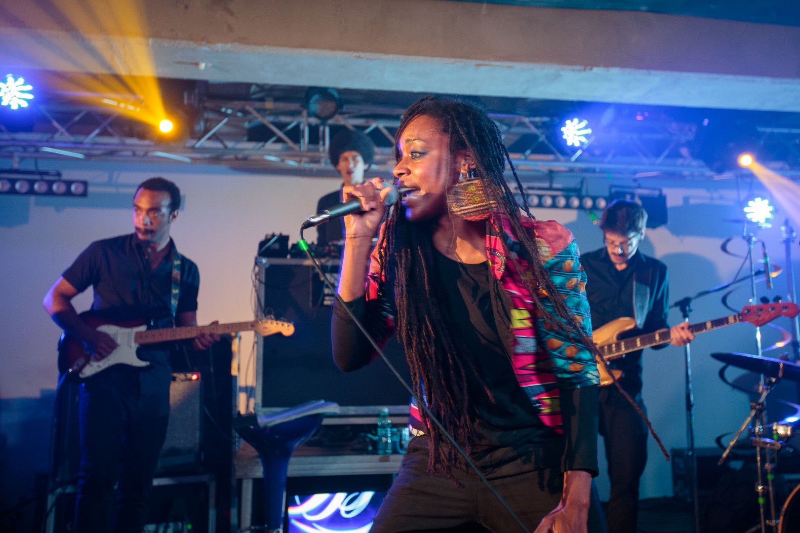 Akua Naru & Digflo Band at Atelierul de Producție in Bucharest on March 29, 2014 (9026d4cfb7)