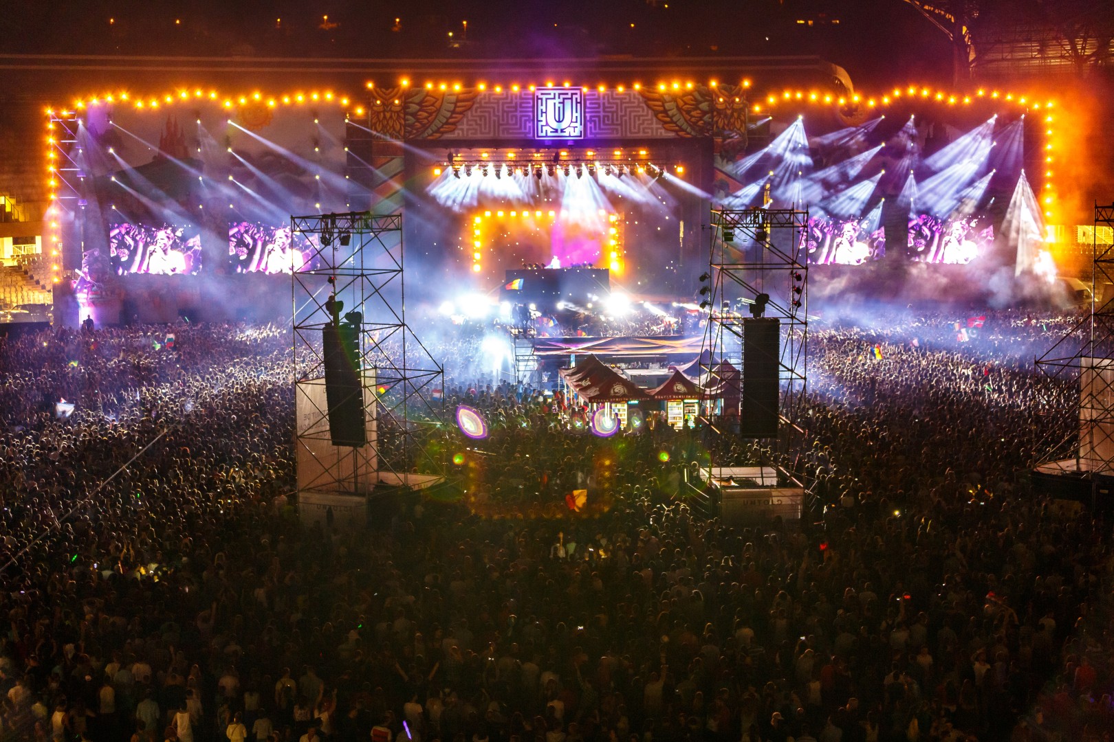Armin Van Buuren at Cluj Arena in Bucharest on August 2, 2015 (8d260edd62)