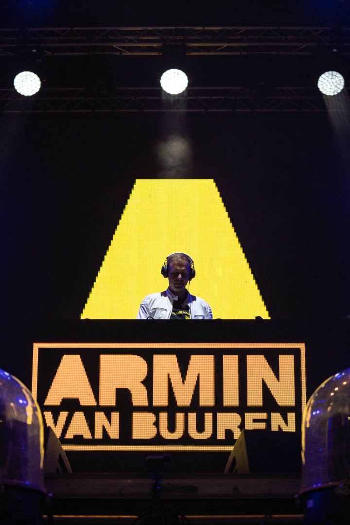 Armin Van Buuren at National Arena in Bucharest on March 12, 2022 (0d8abf7081)