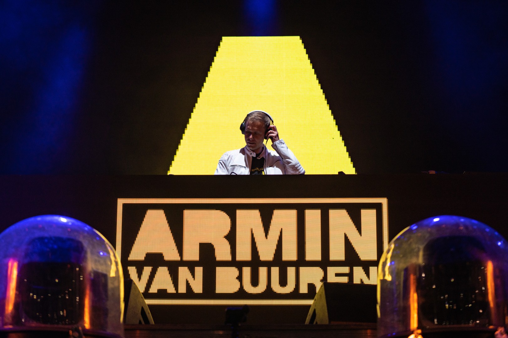 Armin Van Buuren at National Arena in Bucharest on March 12, 2022 (104ae0aec6)