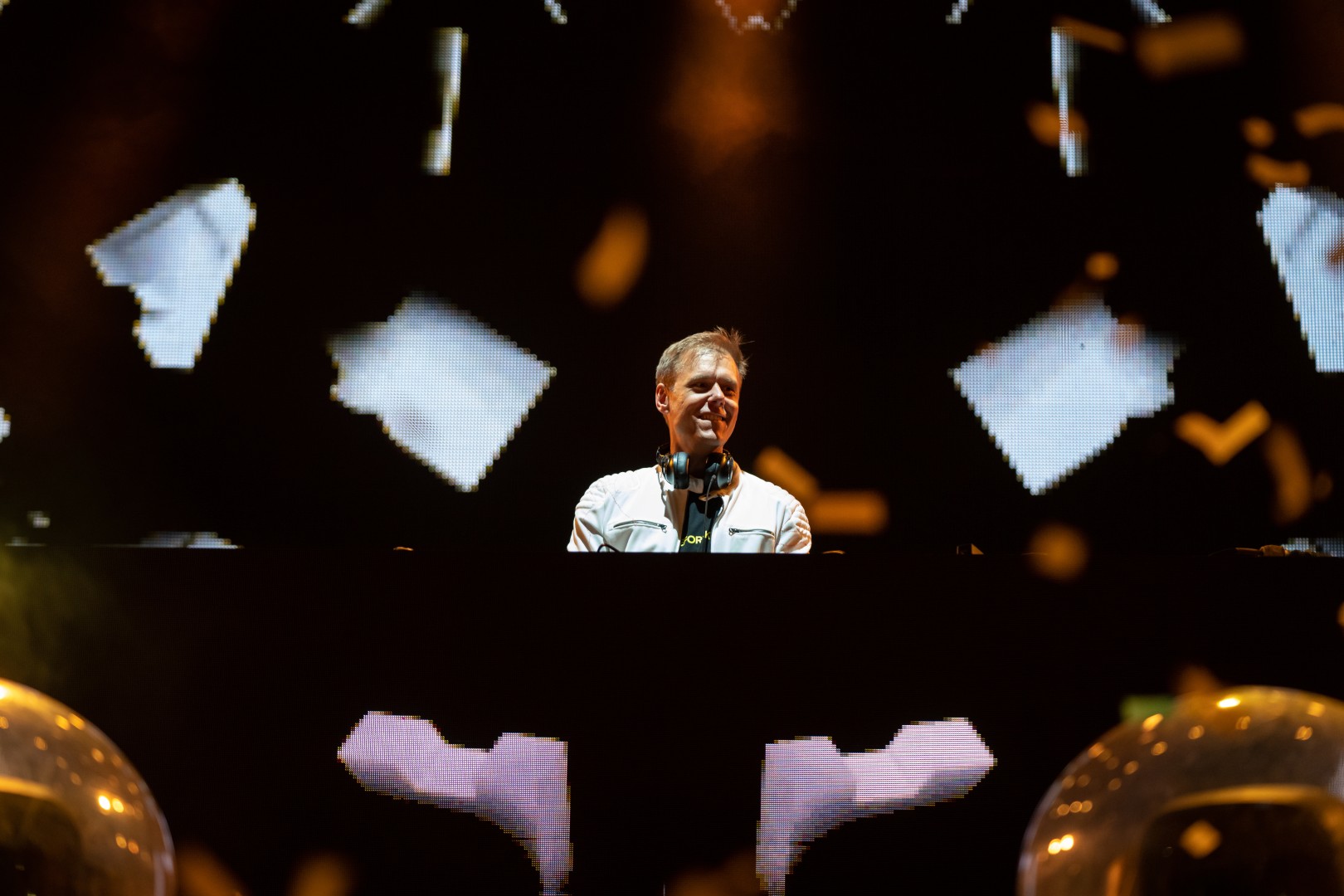 Armin Van Buuren at National Arena in Bucharest on March 12, 2022 (fe5dac0c6a)