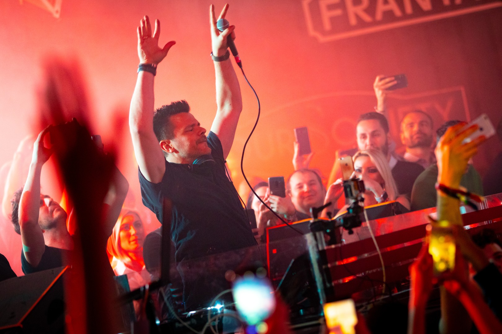 ATB at Fratelli Studios in Bucharest on November 18, 2018 (0c92106aa6)