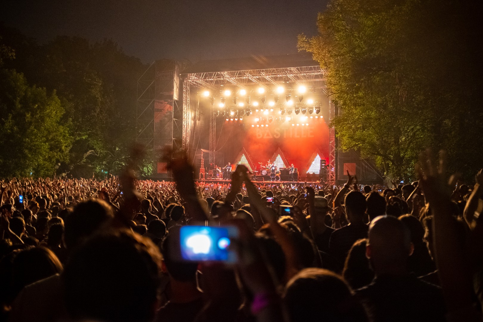 Bastille at Domeniul Stirbey in Buftea on August 9, 2014 (4355cd4537)